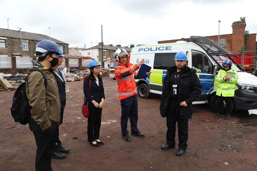 Phát hiện thêm thi thể trong khu nhà bị cháy tại Manchester, Anh