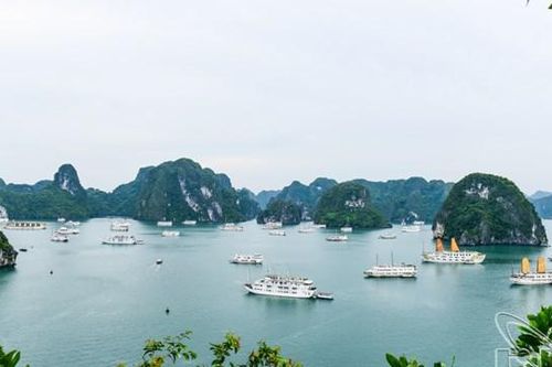 Vịnh Hạ Long nằm trong top 10 điểm đến đẹp nhất thế giới năm 2022