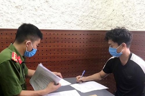 Bắt 'siêu trộm' chuyên đi xe biển kiểm soát giả gây án