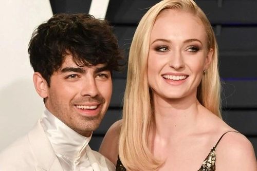 Joe Jonas không giấu chuyện tiêm thuốc để trẻ trung