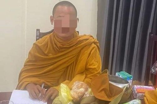 Giả nhà sư đi khất thực, nhận hàng chục triệu của nhà hảo tâm