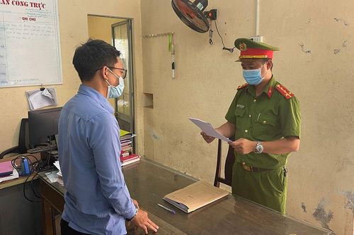 Khởi tố, bắt tạm gian nhân viên ngân hàng lừa đảo chiếm đoạt tài sản
