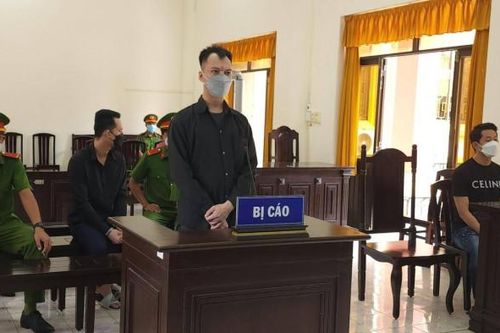 'Chúa chổm' lấy ô tô của người khác, làm giả giấy tờ để cầm cố