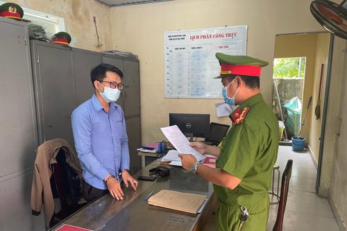 Nhân viên thử việc ngân hàng chiếm đoạt tiền của khách