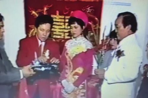 Danh ca Elvis Phương lần đầu công bố video đám cưới cách đây 40 năm