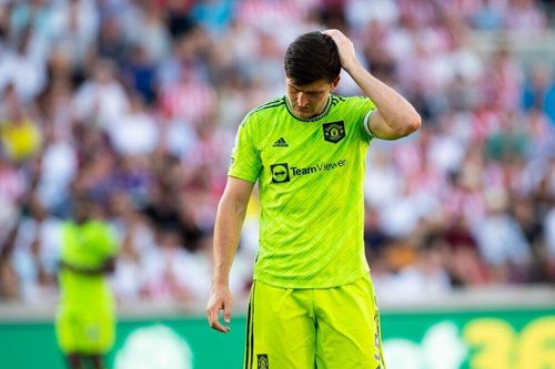 Ten Hag mạnh tay 'trảm' Maguire, trao Varane cơ hội