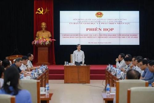 Đề xuất chính sách hỗ trợ, thúc đẩy hợp tác đại học-doanh nghiệp