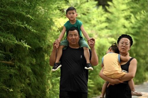 Trung Quốc cho phép người dân làm việc tại nhà, hỗ trợ nhà ở để tăng tỷ lệ sinh