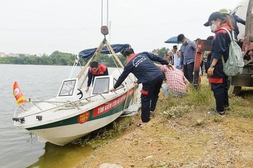 Vụ cô gái 23 tuổi Hải Như mất tích: Việc tìm kiếm tại sông Đáy đang gặp nhiều khó khăn