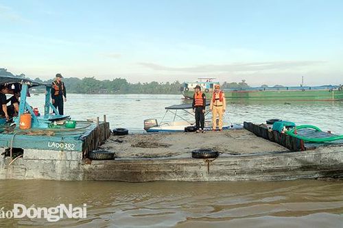 Phát hiện bơm hút cát trái phép trong đêm