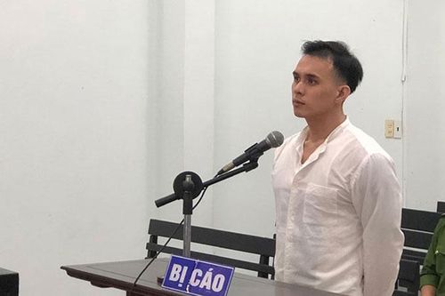Giải quyết xô xát của người khác bằng… kiếm