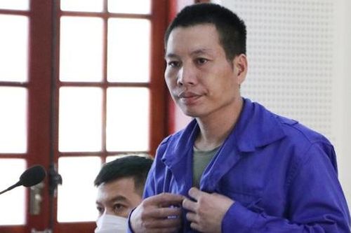 'Nếu bắt được ma túy trên người, bị cáo cởi áo cho bắn ngay!'