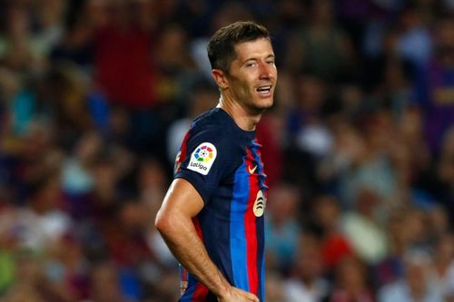 Lewandowski bị cướp khi đang giao lưu với CĐV