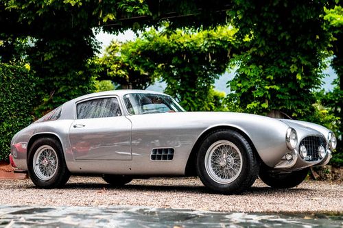 Ferrari 250 GT - một trong những chiếc xe cổ đẹp nhất thế giới