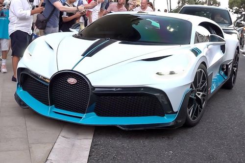 Bugatti Divo gây sự chú ý của người đi đường tại Monaco