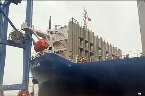 Hải Phòng: Bắt tàu biển đâm hỏng cần cẩu dàn cảng Đình Vũ