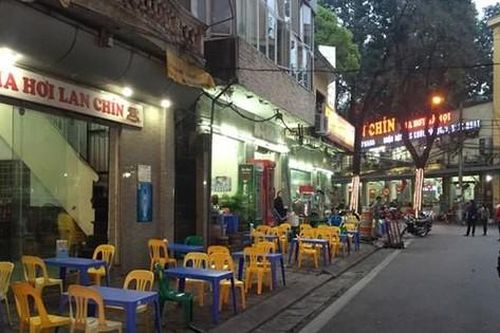 Hà Nội yêu cầu tăng cường xử lý lấn chiếm lòng đường, vỉa hè, trông giữ xe tự phát
