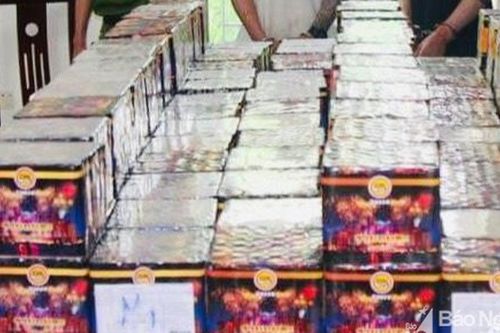 Nghệ An: Bắt giữ 3 đối tượng mua bán 3,5 tạ pháo nổ trái phép