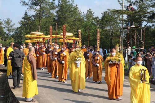 Giáo hội Phật giáo VN: 'Cúng dường ở chùa Ba Vàng là chưa chuẩn'
