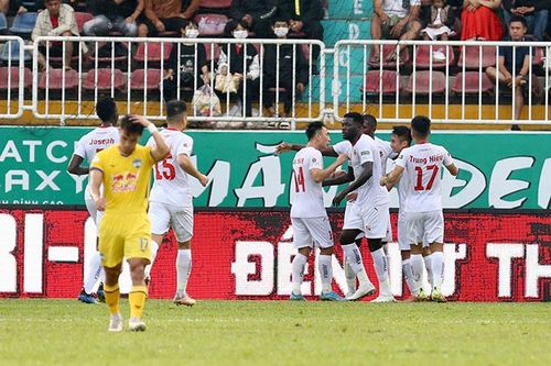 Văn Toàn lập công, HAGL vẫn bại trận trước Hải Phòng
