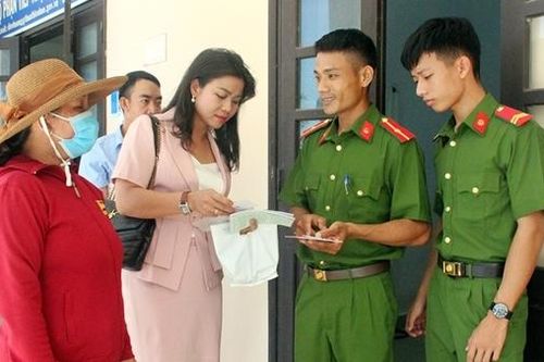 Những cán bộ Công an xã nỗ lực từ bán chuyên trách lên chính quy