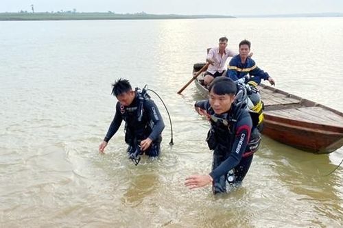 Quên mình cứu người gặp nạn