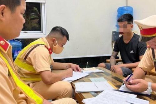 Phạt 46 triệu đồng tài xế không bằng lái, dương tính ma túy