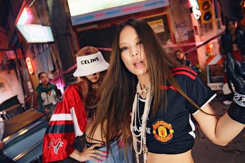 BlackPink ra mắt MV Pink Venom khiến cổ động viên Man Utd phát sốt