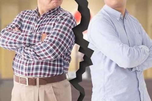 Bố kiện con vì bị chế nhạo làm toán sai
