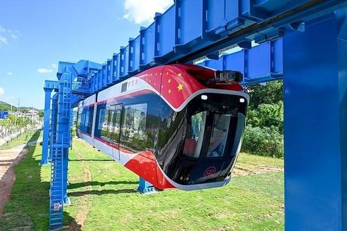 Cận cảnh tàu treo ngược đầu tiên trên thế giới