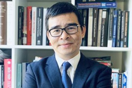 Một người Việt được bổ nhiệm Giáo sư Luật ở ĐH Oxford