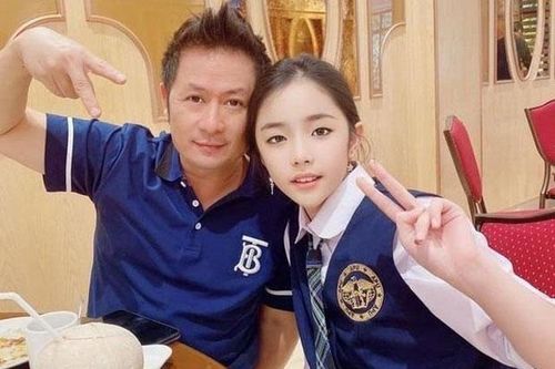 Con gái nuôi của ca sĩ Bằng Kiều 13 tuổi nói được 3 ngoại ngữ, sống ở căn hộ 20 tỷ đồng