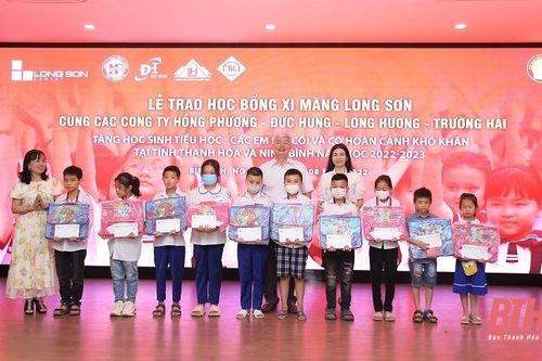Trao 220 suất học bổng của Công ty Xi măng Long Sơn cho học sinh có hoàn cảnh đặc biệt khó khăn