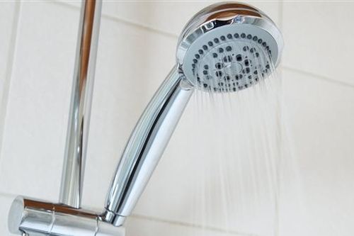 Thủ hiến Đức khuyên người dân lau người thay vì tắm để tiết kiệm năng lượng