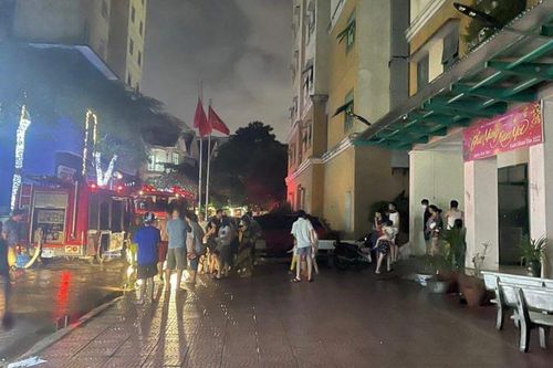 Thông tin mới nhất vụ cứu 7 người, hướng dẫn 8 người thoát nạn vụ cháy chung cư tại Hà Nội