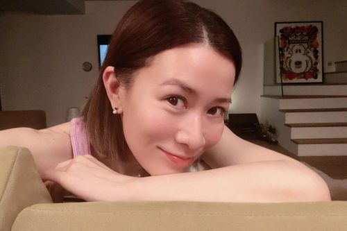 Xa Thi Mạn có làn da đẹp ở tuổi 47
