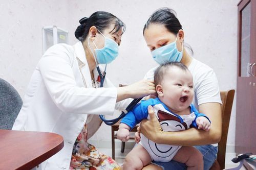 Bỏ lỡ tiêm chủng cho trẻ em: Hậu quả tính bằng mạng sống