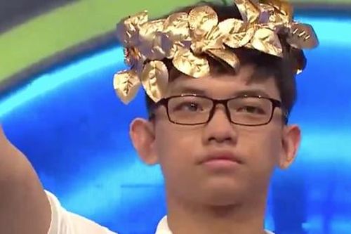 Trận thi tháng Olympia gay cấn: Nam sinh Bình Dương ẵm vòng nguyệt quế Olympia vào phút chót