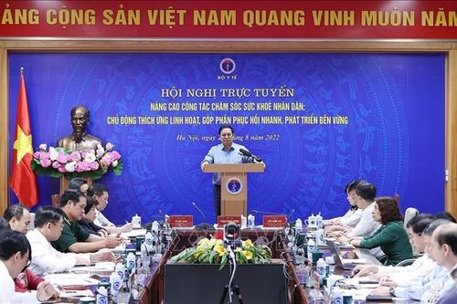 Thủ tướng: Các bộ, ngành, địa phương phối hợp xử lý những vấn đề cấp bách của ngành Y tế