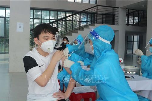 Hà Nam đôn đốc đẩy mạnh tiêm vaccine phòng COVID-19