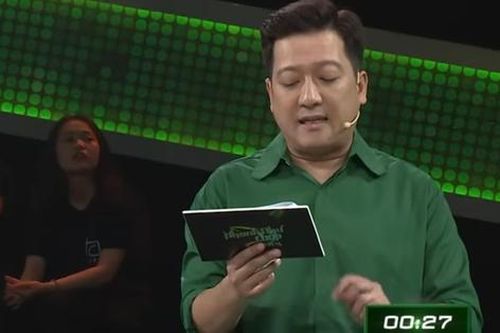 Câu đố tiếng Việt: 'Cúc gì đặt cạnh bên chè, trẻ em mau lớn cả nhà đều vui?'