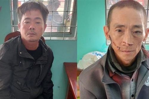 Hai cẩu tặc cầm súng chĩa bắn vào tổ tuần tra