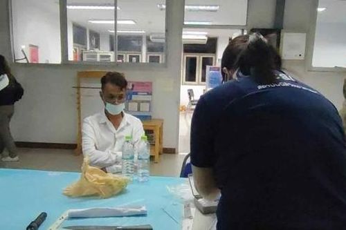 Thái Lan: Chê cắt tóc không đẹp, nữ khách hàng và chồng bị chủ salon làm đẹp đâm tử vong