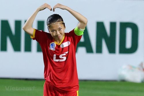 Tiền đạo Huỳnh Như lên đường gia nhập đội bóng của Bồ Đào Nha