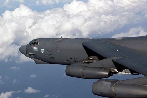 Hai máy bay ném bom B-52 của Mỹ hoạt động ở khu vực Balkan