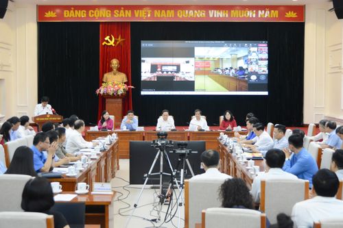 Cần hướng dẫn các chuẩn mực về văn hóa đạo đức trên không gian mạng