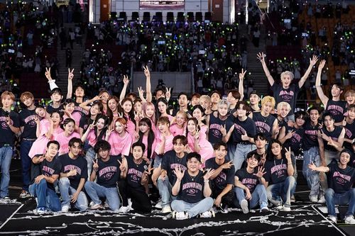 Hyoyeon bật khóc vì màn tái hợp của SNSD trên sân khấu