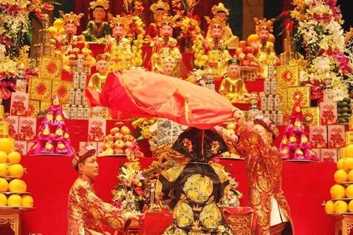 Bài 1: Bùng nổ sinh hoạt gắn với tín ngưỡng thờ Mẫu
