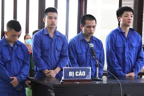 Trả giá đắt vì ham 'việc nhẹ lương cao'