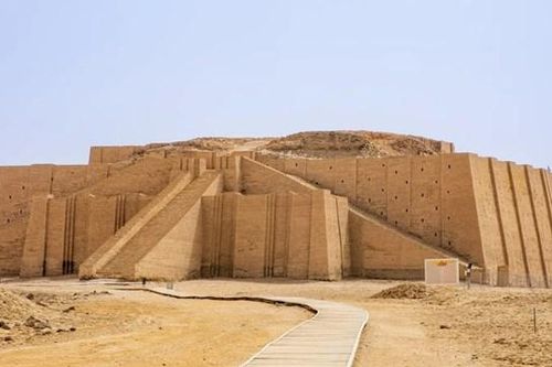 Câu trả lời của Iraq cho các kim tự tháp cổ đại